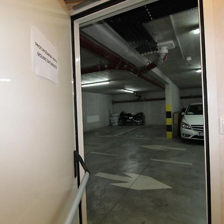 Macadamia Apartment With Garage Parking Split Exterior photo